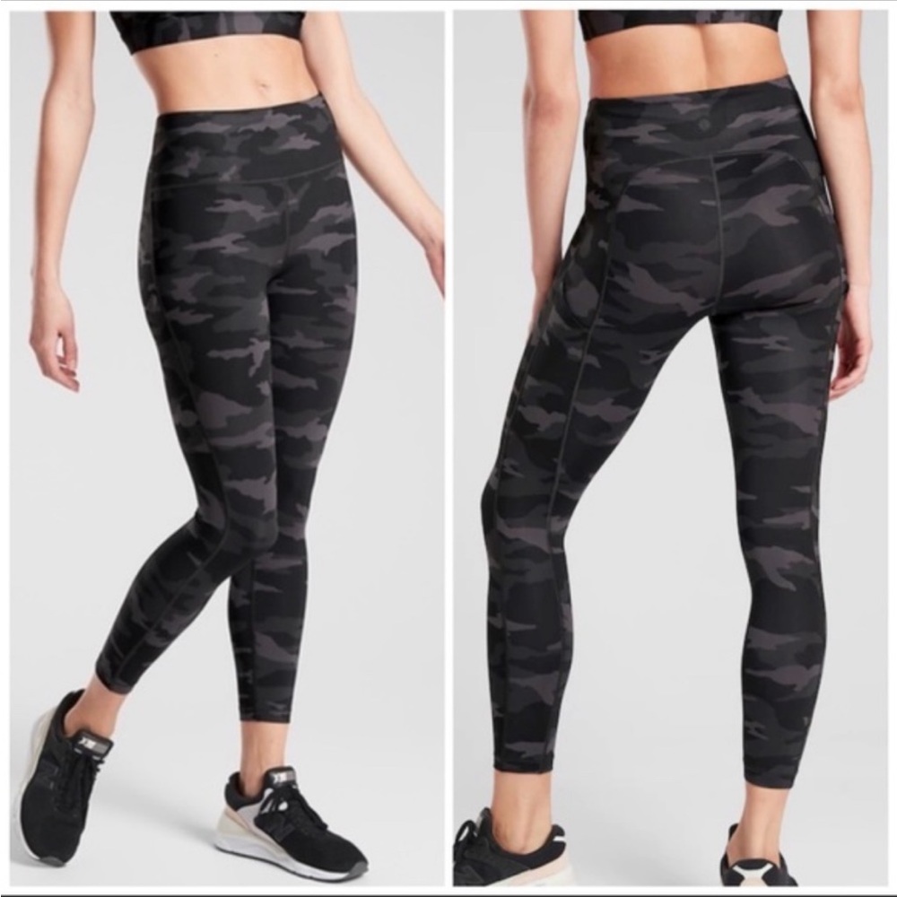 Athleta Ultimate Camo 7/8 workout leggings EUC size small